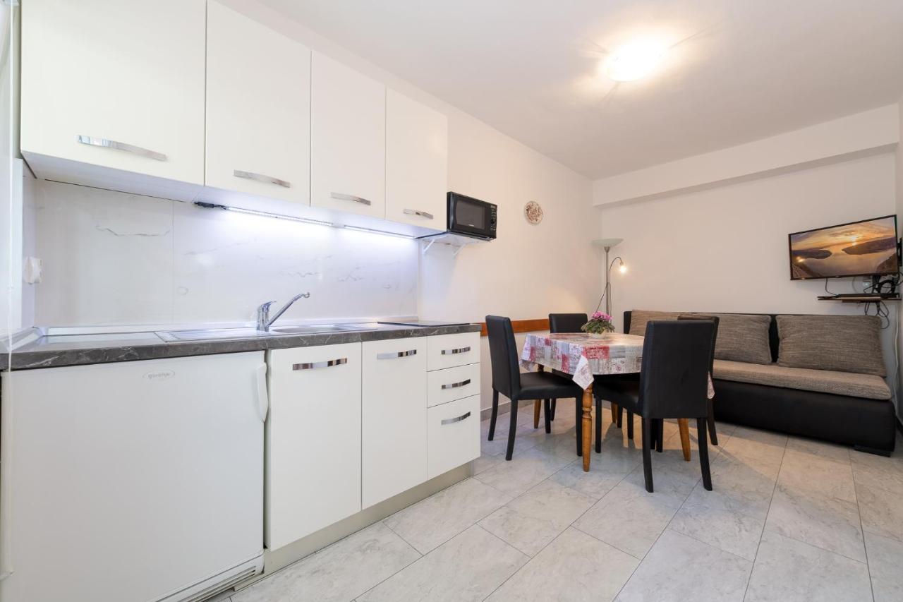 Apartments Melita Crikvenica Eksteriør billede